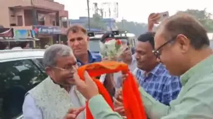 बेरमो: तेनु चौक समाधान कार्यालय में पूर्व मुख्यमंत्री बाबूलाल मरांडी का स्वागत, विभिन्न कार्यक्रमों में हुए शामिल