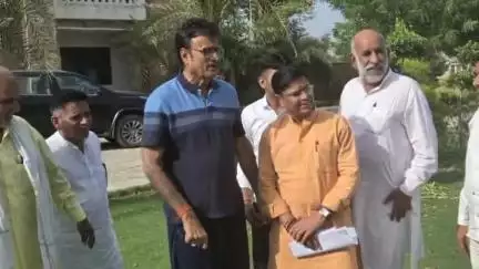 तारानगर: तारानगर विधानसभा प्रत्याशी भाजपा नेता राकेश जांगिड़ ने पूर्व नेता प्रतिपक्ष राजेंद्र राठौड़ से की शिष्टाचार भेंट
