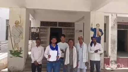 मऊरानीपुर: नौटा में आम रास्ते पर दबंग ने बनाया शौचालय, ग्रामीणों ने उपजिलाधिकारी टहरौली से हटाने के लिए मांगा न्याय