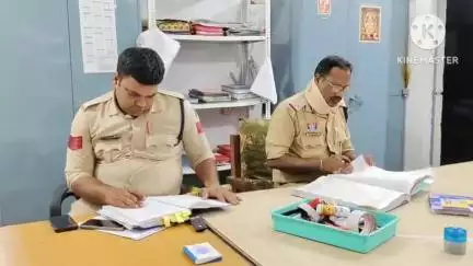 नवागढ़: नवागढ़ थाना क्षेत्र में शराब पिलाने का साधन उपलब्ध कराने वाली महिला सेमरा को किया गया गिरफ्तार