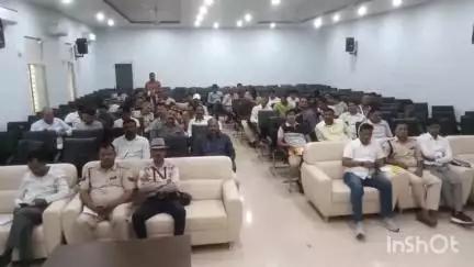 राघोगढ़: पीजी कॉलेज में पुलिस कर्मचारियों के लिए बीएनएस पर तीन दिवसीय कार्यशाला शुरू, डीपीओ दे रहे प्रशिक्षण व कानूनी जानकारी