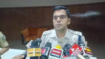 धनबाद/केंदुआडीह: धनबाद के न्यू टाउन हॉल में वरीय पुलिस अधीक्षक ने सहायक पुलिस अवर निरीक्षकों के साथ की बैठक