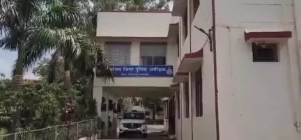 अलीराजपुर: नानपुर: अवैध क्लिनिक में गलत इंजेक्शन से मरीज गंभीर, ग्रामीणों ने एसपी से शिकायत कर कार्रवाई की मांग की