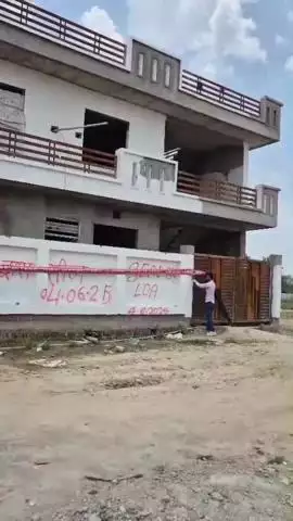 सरोजनी नगर: बिजनौर रोड पर अवैध रो हाउस पर लखनऊ विकास प्राधिकरण ने की कार्रवाई, किया गया सील