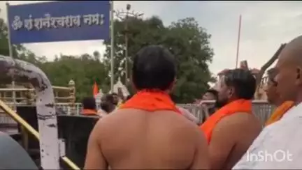 नेवासा: शनिशिंगणापूरला कर्मचाऱ्यांनीच बनवले बनावट ॲप, कोट्यवधी रुपयांची माया जमा केल्याचा संशय; चौकशी करून कारवाईची मागणी