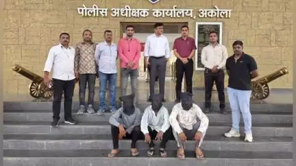 बाळापूर: व्याळा येथे शुल्लक कारणावरून दोन गटात हाणामारी, गाड्यांची तोडफोड व विनयभंग; १८ जणांवर गुन्हा तर तिघे ताब्यात