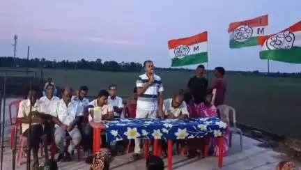 গোসাবা: আগামী বিধানসভা নির্বাচনের লক্ষ্যে কুমিরমারীতে ১২০বুথের নেতৃত্ব কর্মী সমর্থকদের নিয়ে সাংগঠনিক বৈঠক করলেন অঞ্চল সভাপতি