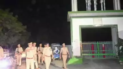 अकबरपुर: पुलिस अधीक्षक ने आगामी त्यौहार बकरीद के दृष्टिगत ईदगाह अकबरपुर का भ्रमण कर तैयारियों का लिया जायजा