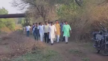 सडक दुर्घटना में 9 लोगो की मृत्यु पर पंच लक्डी देकर श्रद्धांजलि अर्पित की