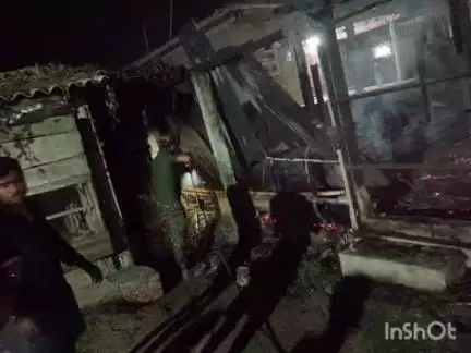 शिवहर: तरियानी थाना क्षेत्र के पोझिया पचड़ा गोट में मुर्गी फार्म में लगी आग, ₹2 लाख की संपत्ति का हुआ नुकसान