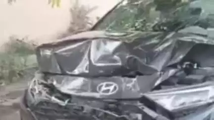 अम्बाला: अंबाला में एक दंपत्ति की कार को दूसरी कार ने मारी टक्कर, दंपति बाल-बाल बचे, कार हुई क्षतिग्रस्त