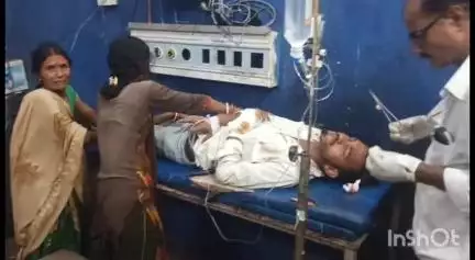 वारिसलीगंज: बागी बरडीहा मोड़ के पास बाइक और साइकिल की टक्कर में बाइक सवार युवक हुआ जख्मी