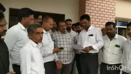मालथोन: अधिवक्ता संघ ने शराबबंदी को लेकर मालथौन में मुख्यमंत्री के नाम 
अनुविभागीय अधिकारी को सौंपा ज्ञापन