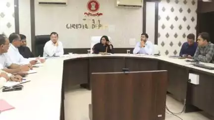 છોટાઉદેપુર: સેવા સદન ખાતે કલેકટરે વિવિધ મીટીંગો યોજી, અધિકારીઓને જરૂરી સૂચનો કર્યા.