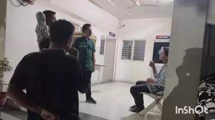 मल्हारगढ़: पिपलियामंडी के अग्रवाल मोहल्ले में घूम रहे संदिग्ध को मोहल्लेवासियों ने पुलिस को सौंपा