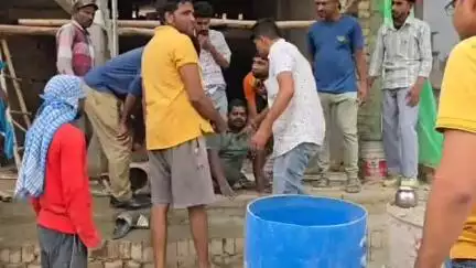 सिरसा: शहर के प्रभात पैलेस के पास निर्माणाधीन इमारत में हादसा, जाली से गिरकर मजदूर घायल