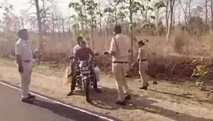 सौसर: सौसर में जाखावाड़ी फॉरेस्ट रेस्ट के पास बाइक से अवैध शराब की तस्करी, दो आरोपी गिरफ्तार