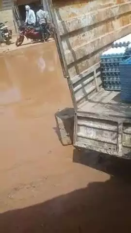 purkhaas road ka bura haal hai ye purkhaas Chauraha ka najara hai