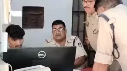 मंदसौर: कूचडोद के सचिव पर महिला ने लगाया छेड़छाड़ का आरोप, कार्रवाई के लिए एसपी कार्यालय और अफजलपुर थाने में शिकायत