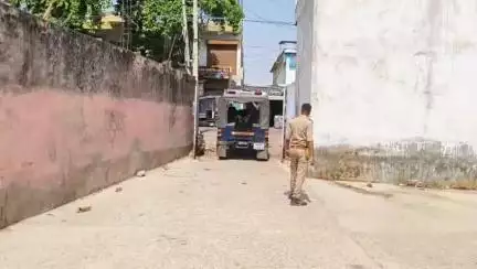 महोबा: बरीपुरा के समीप रेलवे ट्रैक पर अज्ञात युवक का क्षतविक्षत शव मिलने से मचा हड़कंप, पुलिस शिनाख्त में जुटी