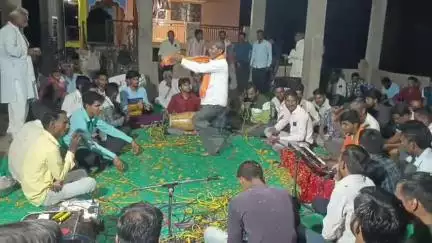 कालापीपल: निपानिया देव में हनुमानजी के झंडे की पूजा-अर्चना और भजन कीर्तन का हुआ आयोजन, 20 से अधिक गांवों की मंडली हुई शामिल