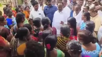 భూపాలపల్లి: ప్రతి పేదవాడికి ఇందిరమ్మ ఇల్లు అందిస్తాం: గొల్లపల్లిలో ఎమ్మెల్యే గండ్ర సత్యనారాయణ రావు