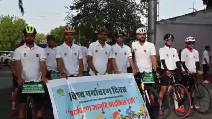 बीकानेर: वन्दे गंगा जल संरक्षण अभियान के तहत सर्किट हाउस से आयोजित साइकिल रैली में प्रभारी सचिव कृष्ण कुणाल रहे मौजूद