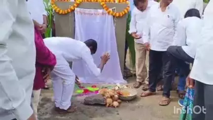 హసన్​పర్తి: సిద్దాపూర్ గ్రామ పంచాయతీ భవనానికి MGNREGS 20 లక్షల రూపాయల నిధులతో శంకుస్థాపన చేసిన ఎమ్మెల్యే నాగరాజు