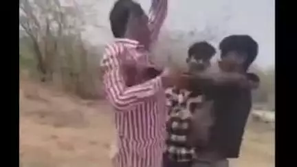 सेड़वा: बाखासर गांव में दबंगों ने दलित युवक के साथ की मारपीट, वीडियो सोशल मीडिया पर जमकर हो रहा वायरल