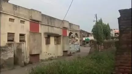 चाळीसगाव: अंधारी गावात घरफोडी, सोन्या-चांदीचे दागिने रोख रक्कम असा ३ लाख ४७ हजाराचा मुद्देमाल लांबवला,चाळीसगाव पोलिसात गुन्हा दाखल