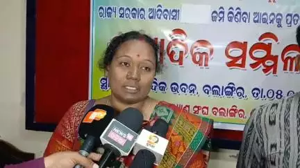ବଲାଙ୍ଗୀର: ଜିଲ୍ଲା ଆଦିବାସୀ କଲ୍ୟାଣ ସଂଘ,ତରଫ ରୁ ସାମ୍ବାଦିକ ଭବନରେ ସମ୍ମିଳନୀ ପ୍ରତିକ୍ରିୟା ରଖିଲେ ସଙ୍ଘ ସଭାପତି