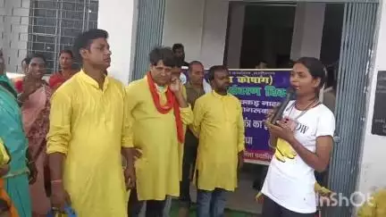 लखीसराय: जिला परिषद कार्यालय परिसर में पर्यावरण संरक्षण और मतदाता जागरूकता को लेकर नुक्कड़ नाटक का आयोजन