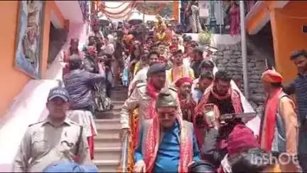 डुंडा: गंगोत्री धाम में गंगा दशहरा का पर्व धूमधाम से मनाया गया, मां गंगा के जयकारों के साथ राजा भगीरथ की शोभायात्रा निकाली