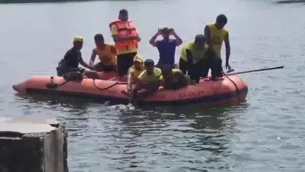 জলপাইগুড়ি: জলপাইগুড়ি রাজবাড়ি দিঘিতে স্নান করতে গিয়ে তলিয়ে গিয়ে মৃত্যু যুবকের, উদ্ধার হল মৃতদেহ