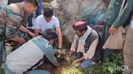 बागेश्वर: पर्यावरण दिवस के मौके पर नगर पालिका ने चंडिका मंदिर परिसर में वृक्षारोपण कार्यक्रम किया आयोजित