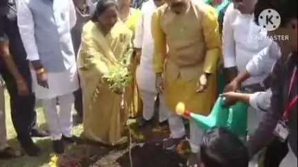 हुज़ूर: विश्व पर्यावरण दिवस पर मेंटो हॉल परिसर में मुख्यमंत्री ने किया पौधारोपण