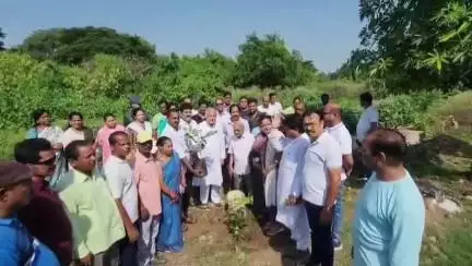 ଛତ୍ରପୁର: ବିଶ୍ବ ପରିବେଶ ଦିବସ ଅବସରରେ ବ୍ରହ୍ମପୁର ବଡ଼ ମେଡ଼ିକାଲ ନିକଟରେ ବୃକ୍ଷ ରୋପଣ କାର୍ଯ୍ୟକ୍ରମ, ପ୍ରତିକ୍ରିୟା ରଖିଲେ ପୂର୍ବତନ ସାଂସଦ