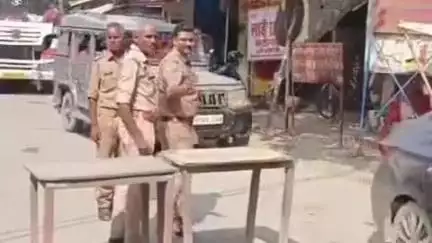 कादीपुर: गंगा दशहरा पर श्रद्धालुओं की भीड़ को देखते हुए पुलिस ने कादीपुर में किया रूट डायवर्जन