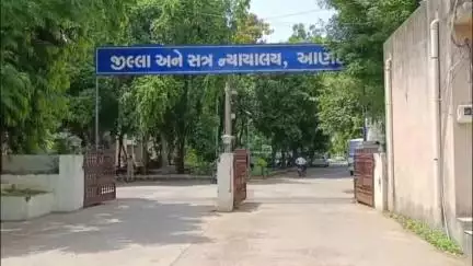 આણંદ શહેર: આણંદ જીલ્લા કાનૂની સતા મંડળ આણંદ દ્વારા આણંદ ડિસ્ટ્રિક્ટ કોર્ટ કમ્પાઉન્ડ ખાતે વિશ્વ પર્યાવરણ દિવસ નિમિત્તે વૃક્ષારોપણ