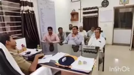 માળીયા હાટીના: આવનાર બકરી ઇદ ના તહેવારને લઈ માળીયા હાટીના પોલીસ સ્ટેશન ખાતે શાંતિ સમિતિની બેઠક મળી