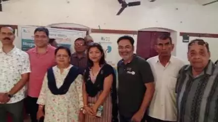 लखीमपुर: लखीमपुर शहर के विलोबी हाल में रोटरी क्लब और अपोलो हॉस्पिटल द्वारा लगाया गया निशुल्क स्वास्थ्य शिविर