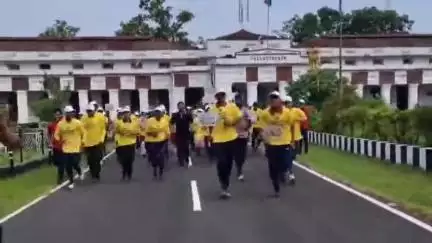 मोतिहारी: समाहरणालय परिसर से विश्व पर्यावरण दिवस के अवसर पर मतदाता जागरूकता रैली (मैराथन दौड़) निकाली गई