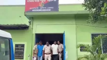 রানাঘাট ১: বাদকুল্লা নতুন পাতুয়া এলাকায় বসা এক জুয়ার আসর থেকে 6 জুয়ারীকে গ্রেফতার করলো তাহেরপুর পুলিশ, বাজেয়াপ্ত 6850 টাকা