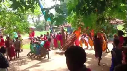 नारायणपुर: अबूझमाड़ के ग्राम टेकानार में माता मावली दैवीय जतरा का हुआ समापन, आदिवासी संस्कृति और सभ्यता का भव्य संगम दिखा