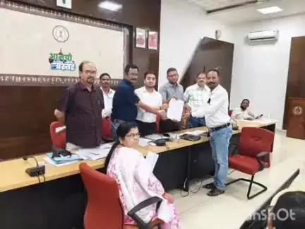 जगदलपुर: जिला कार्यालय में बस्तर जिले के अतिशेष शिक्षकों की दो दिन चली काउंसलिंग, जिले का कोई भी विद्यालय नहीं रहेगा शिक्षक विहीन