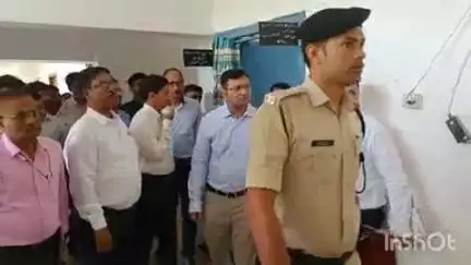 बांका: बांका के डीएम ने समाहरणालय स्थित विभिन्न शाखा कार्यालयों का किया निरीक्षण