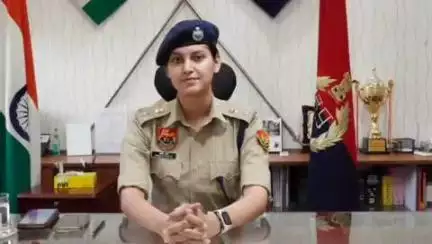 पंचकूला: नवनियुक्त डीसीपी सृष्टि गुप्ता ने थाना प्रभारियों के साथ कानून व्यवस्था को लेकर की बैठक, दिए निर्देश