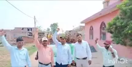 चतरा: विश्व पर्यावरण दिवस के अवसर पर जेएसएलपीएस के तहत सलगा गांव में रैली निकाली गई, ग्रामीणों को जागरूक किया गया