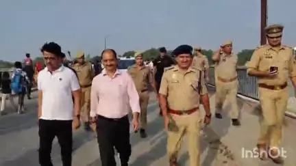 कन्नौज: DM और SP ने गंगा दशहरा पर मेहंदी घाट का किया निरीक्षण, श्रद्धालुओं की सुरक्षा व्यवस्था का लिया जायजा