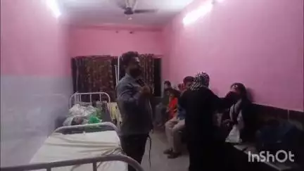 जलालाबाद: नगरिया मोड़ के पास ट्रक ने टेंपो को मारी टक्कर, टेंपो पलटा, चार लोग घायल